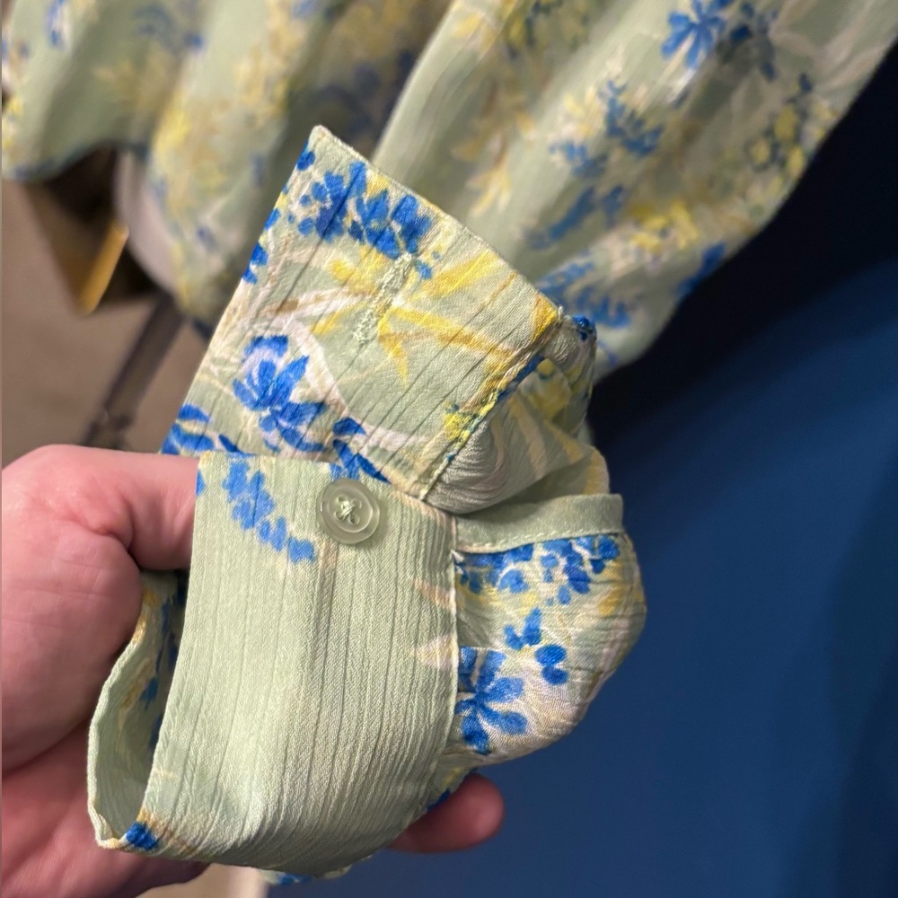 🌼2/$40 🌼KUT from the Kloth NWT Floral Print Chiffon Button-up, Long-sleeve - Picture 10 of 16